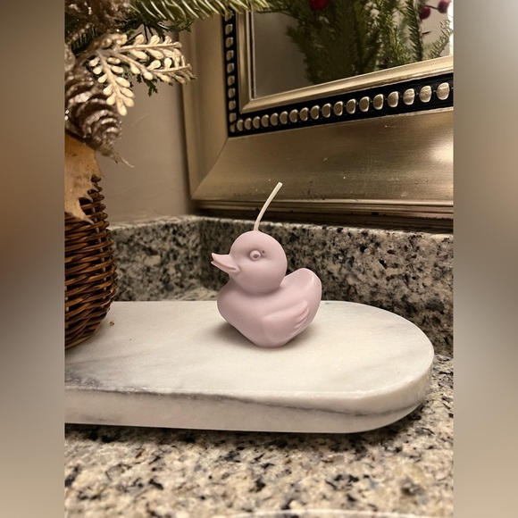 Duck Candle - Clean Cotton Scent. Home Decor or Gifts - Picture 2 of 4